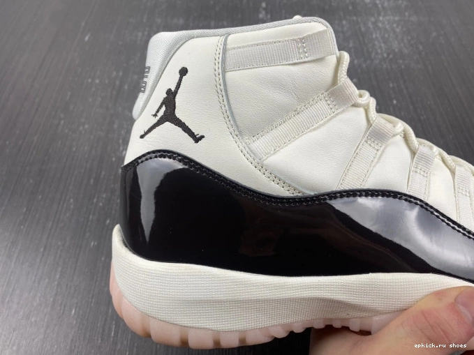 Rep Jordan AR0715-101 11 Neapolitan WMNS Air 0803